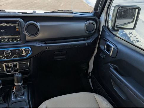 Used 2023 Jeep Wrangler Unlimited w/ Cold Weather Group image 25