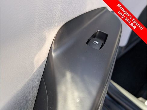 Used 2023 Hyundai Kona SEL w/ Convenience Package image 12