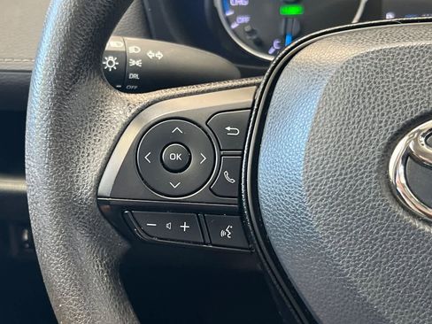 Used 2021 Toyota RAV4 LE AWD/4WD image 25