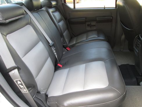 Used 2003 Ford Explorer Sport Trac XLT image 31