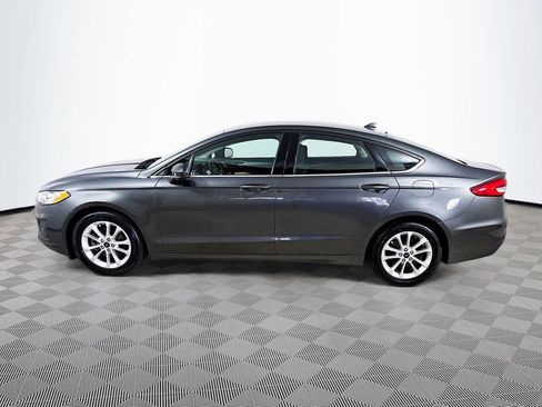 Used 2020 Ford Fusion SE FWD image 4