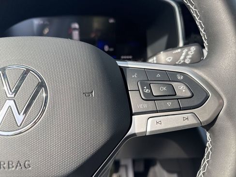 New 2025 Volkswagen Taos SE image 20