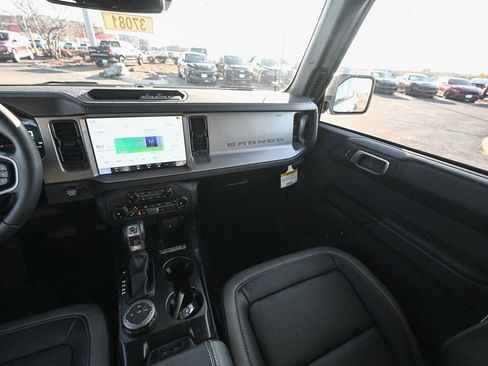 New 2025 Ford Bronco Outer Banks AWD/4WD image 24