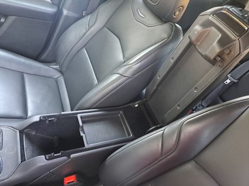 Used 2023 Cadillac XT4 Premium Luxury FWD image 30