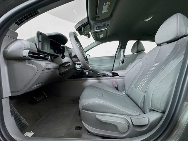 Certified 2025 Hyundai Elantra Sport FWD image 33