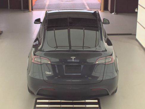 Used 2024 Tesla Model Y Long Range RWD image 7