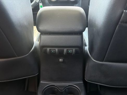 Used 2015 Jeep Wrangler Unlimited Sahara w/ Connectivity Group AWD/4WD image 19