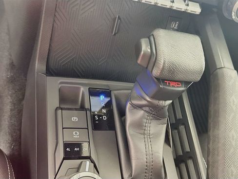 Used 2025 Toyota Tacoma TRD Sport AWD/4WD image 16
