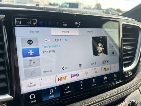 New 2026 Chrysler Pacifica Limited w/ S Appearance Package image 35