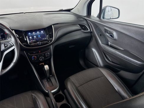 Used 2018 Chevrolet Trax LT w/ LT Convenience Package image 22
