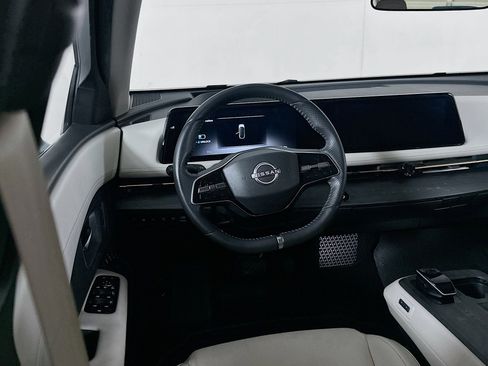 Used 2023 Nissan Ariya FWD image 17