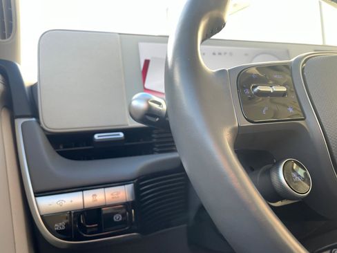 Used 2023 Hyundai Ioniq 5 Limited image 13