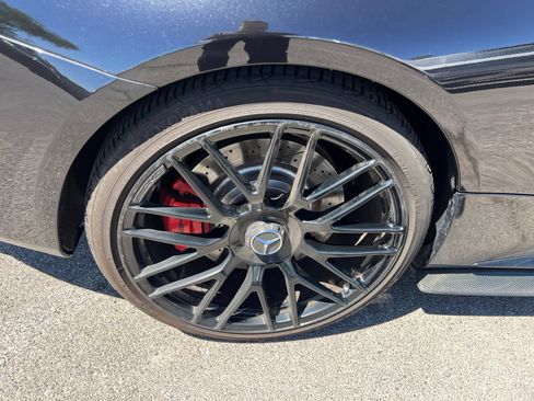 Used 2017 Mercedes-Benz C 63 AMG S image 11