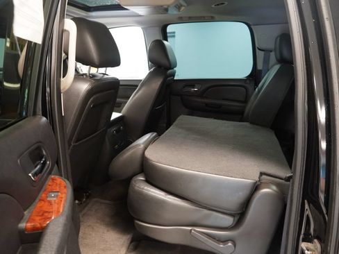 Used 2012 Chevrolet Suburban LT AWD/4WD image 20