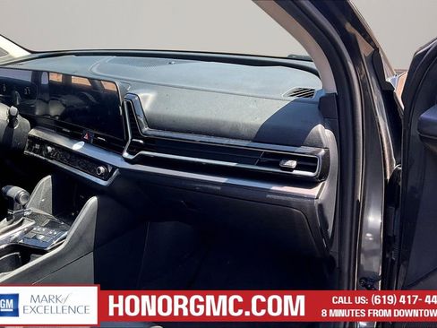 Used 2025 Kia Sportage EX w/ Premium Package FWD image 24