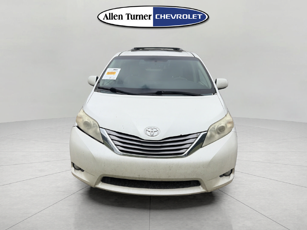 Used 2015 Toyota Sienna XLE FWD image 3