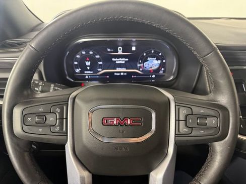 Used 2022 GMC Yukon XL SLT w/ SLT Premium Package AWD/4WD image 12