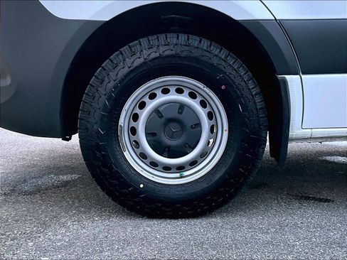 Used 2024 Mercedes-Benz Sprinter 2500 image 7