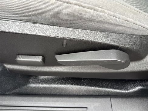 Used 2018 Chevrolet Colorado W/T image 17