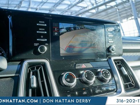 Used 2023 Kia Sorento LX image 8