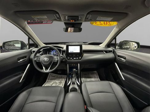 Used 2023 Toyota Corolla Cross XLE w/ Convenience Package image 27