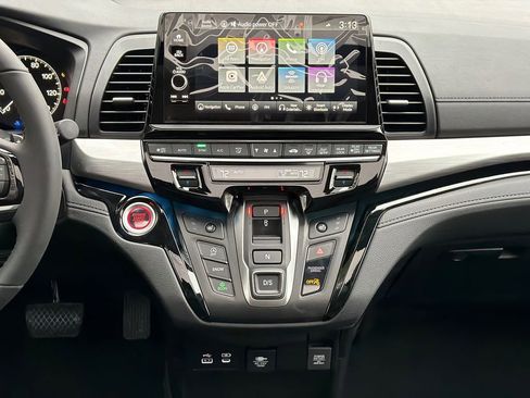 New 2026 Honda Odyssey Touring image 24