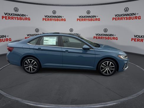 New 2026 Volkswagen Jetta SE image 9