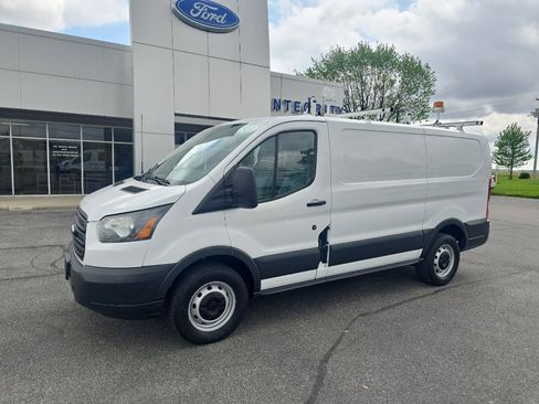 Used 2016 Ford Transit 250 130 Low Roof RWD image 2
