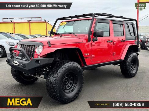Used 2016 Jeep Wrangler Unlimited Sahara w/ Connectivity Group AWD/4WD image 2