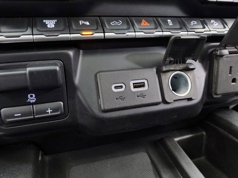 Used 2022 GMC Sierra 2500 AT4 w/ AT4 Preferred Package AWD/4WD image 28