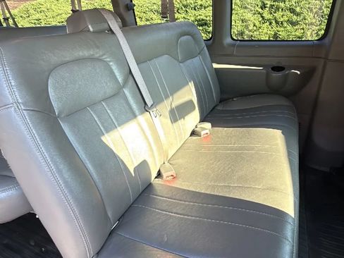 Used 2017 Chevrolet Express 3500 LS RWD image 29