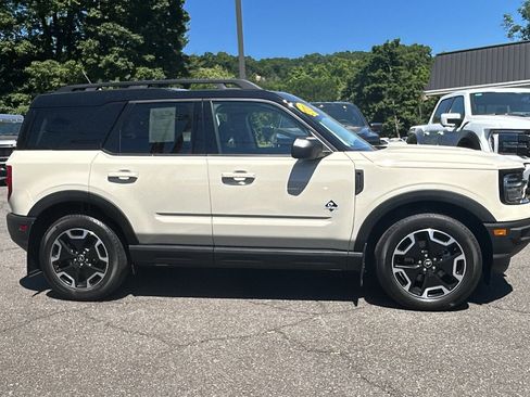 Used 2024 Ford Bronco Sport Outer Banks w/ Tech Package AWD/4WD image 9