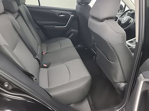 Used 2025 Toyota RAV4 XLE AWD/4WD image 18