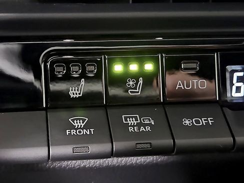 Used 2024 Toyota Crown Limited image 28