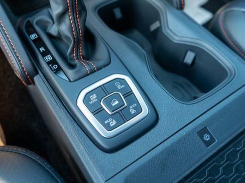 New 2026 Nissan Frontier PRO-4X AWD/4WD image 25