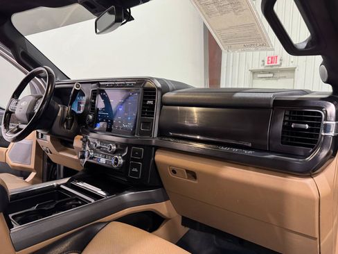 Used 2023 Ford F350 Lariat w/ Lariat Ultimate Package AWD/4WD image 11