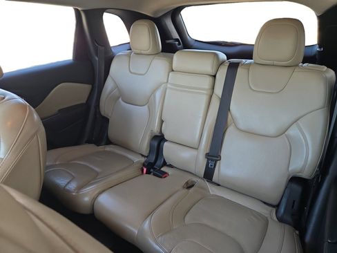 Used 2016 Jeep Cherokee Limited FWD image 23
