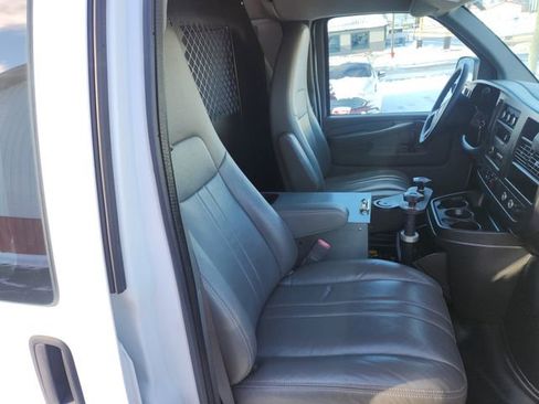 Used 2014 Chevrolet Express 2500 image 38