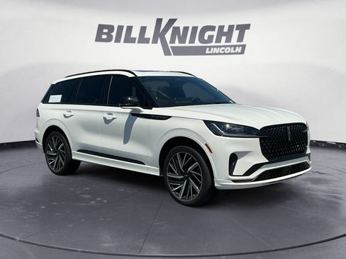 Used 2026 Lincoln Aviator Black Label w/ Jet Appearance Package AWD/4WD image 7