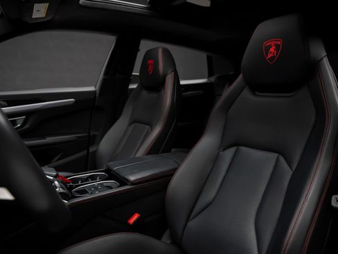 Used 2019 Lamborghini Urus AWD/4WD image 61