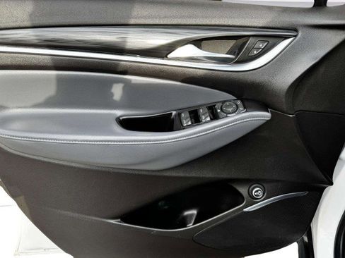 Used 2019 Buick Enclave Essence image 19