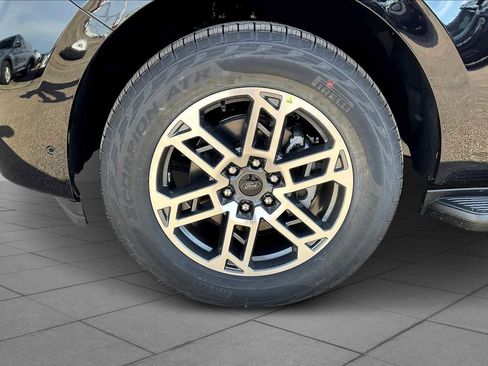 New 2025 Ford Expedition Active image 11