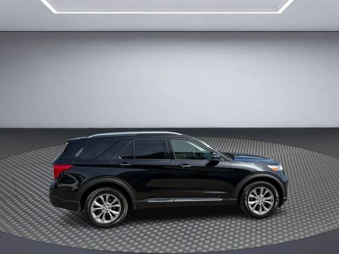 Used 2021 Ford Explorer Limited w/ Equipment Group 301A AWD/4WD image 8