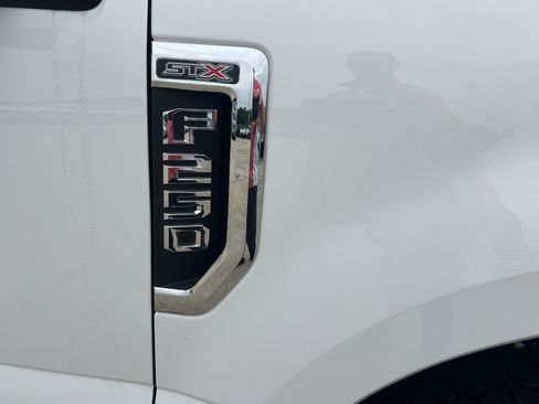 Used 2022 Ford F250 XL w/ STX Appearance Package AWD/4WD image 3