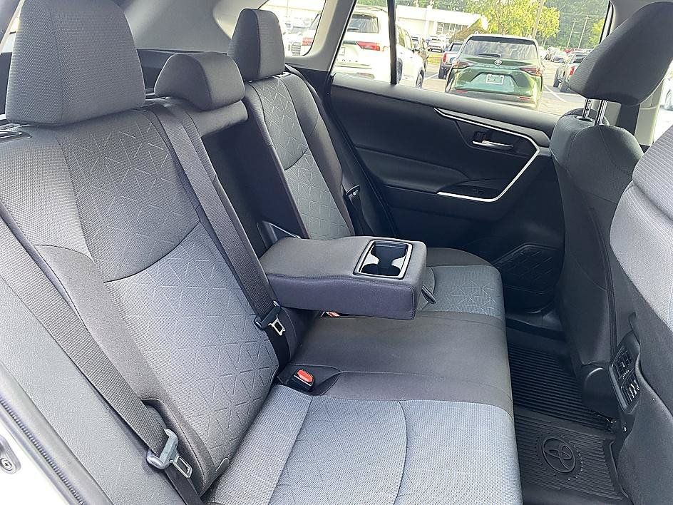 Certified 2025 Toyota RAV4 XLE AWD/4WD image 24