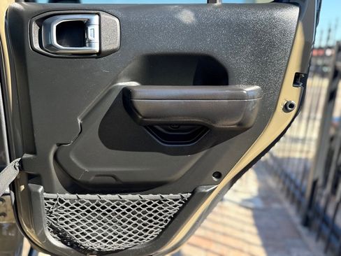 Used 2020 Jeep Gladiator Sport w/ Quick Order Package 24S image 37