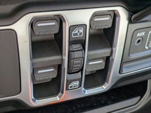 New 2026 Jeep Gladiator Sport AWD/4WD image 19