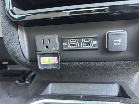 Used 2026 Jeep Grand Wagoneer 4WD w/ Premium Group I image 20