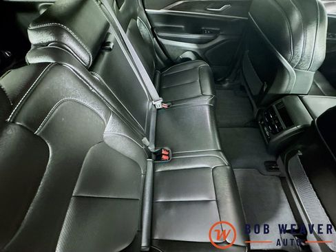 Used 2024 Jeep Grand Cherokee Limited w/ Luxury Tech Group II image 30