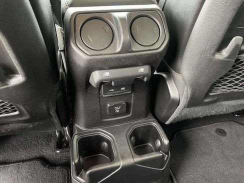 Used 2020 Jeep Gladiator Rubicon AWD/4WD image 13